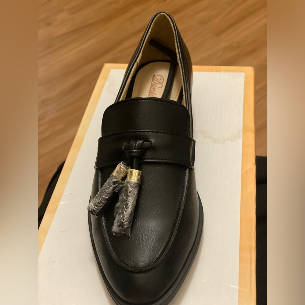 Black Leather womens Loafers with Tassels